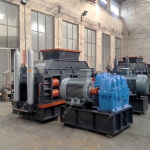 2PG1500x1000大型對(duì)輥式破碎機(jī)發(fā)貨圖片