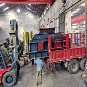 2PG1200x800型對(duì)輥制砂機(jī)發(fā)貨 單臺(tái)制砂機(jī)發(fā)往陜西