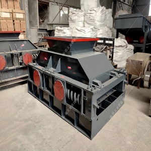 半自動2PG1200x800大型液壓對輥破碎機發(fā)往河南鄭州