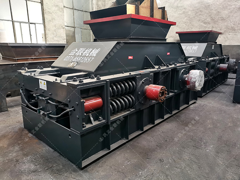大型鐵礦石對(duì)輥制砂機(jī)多少錢一臺(tái)？
