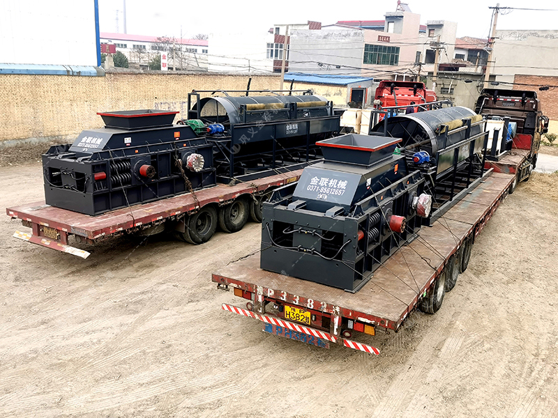 大型鐵礦石對(duì)輥制砂機(jī)多少錢一臺(tái)？